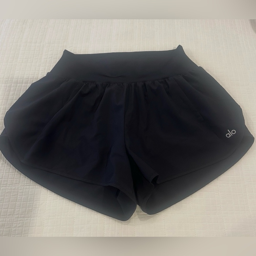 NWOT ALO Yoga Black High-Rise Athletic Shorts
